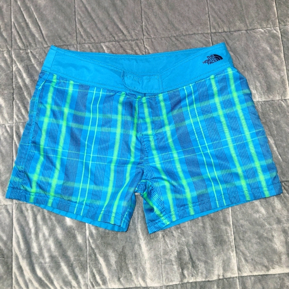 Ladies reversible The North Face shorts size 8